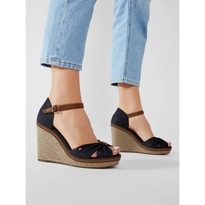 Tommy Hilfiger Women's Nilsa Espadrille Wedge Sandal - تومي هيلفيغر صندل نيسا الإسبادريل بكعب ويدج نسائي