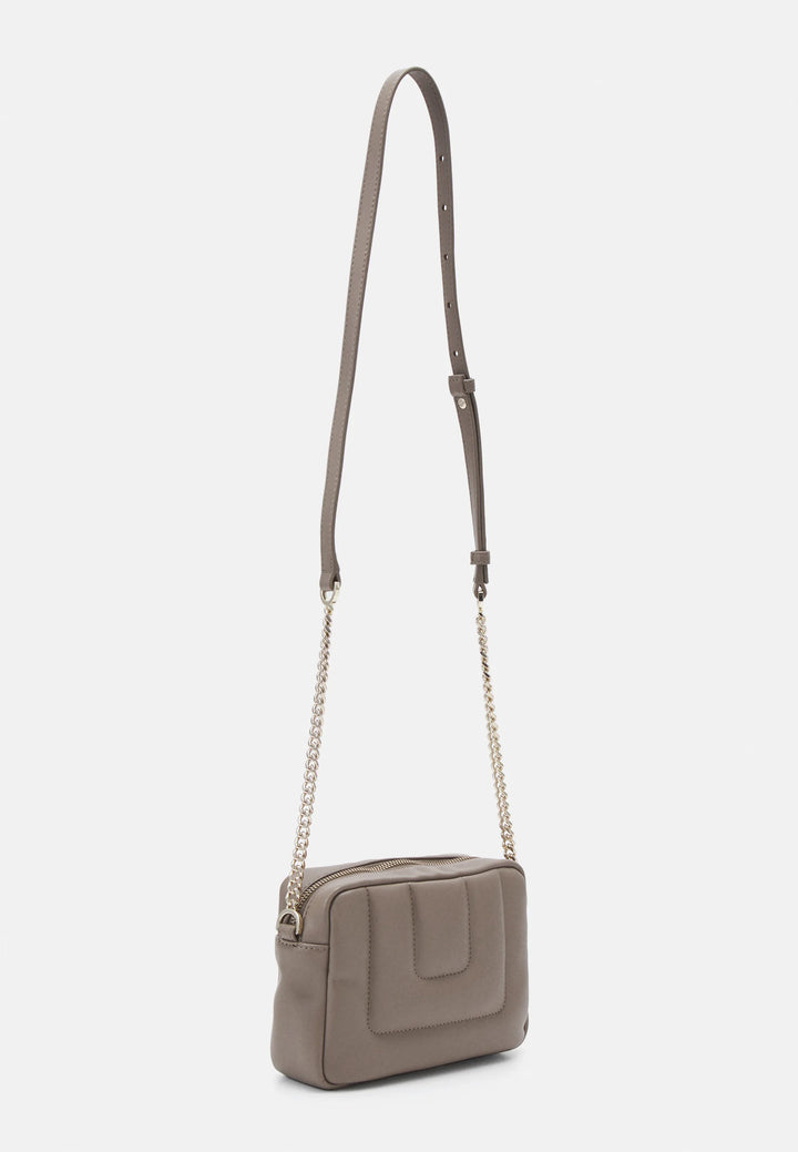 Liu Jo - Liu Jo Quilted B-Logo Crossbody Bag - ليو جو - حقيبة كروسبودي مبطنة بشعار B من ليو جو
