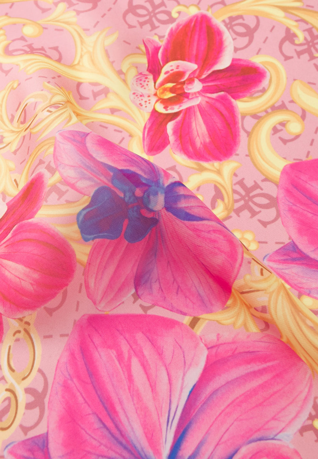 GUESS - GUESS Pink Floral & Chain Print Monogram Scarf - جيس - وشاح جيس بنقشة الزهور الوردية والسلسلة المونوغرام