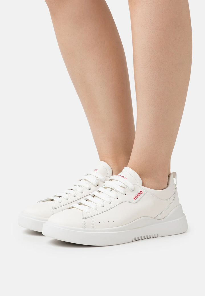 HUGO - HUGO White Leather Low-Top Sneakers - هوغو - حذاء رياضي جلدي أبيض منخفض من هوغو