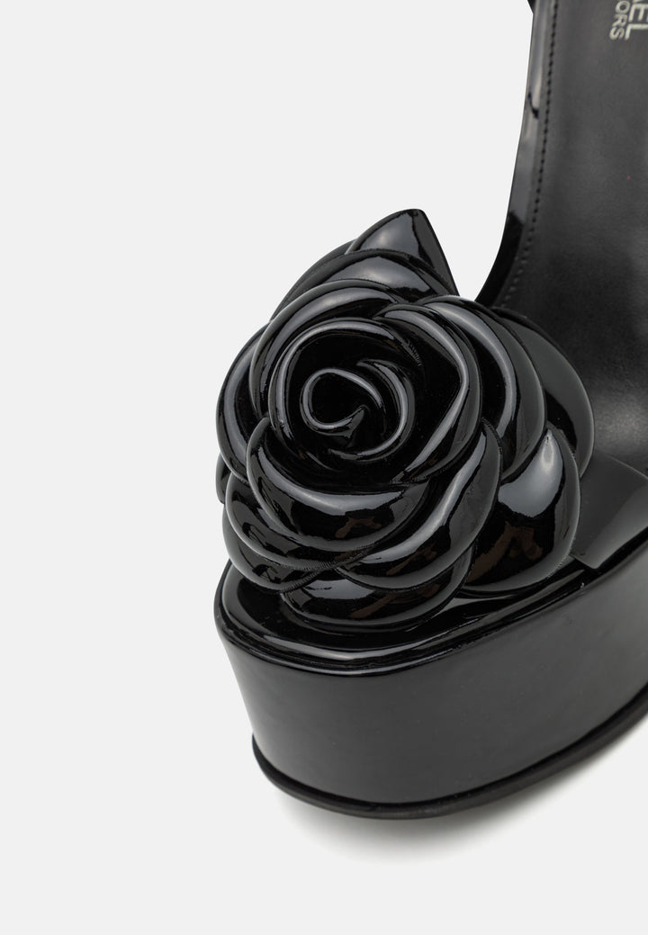 Michael Kors - Rosa Patent Leather Platform Block Heel Sandal - مايكل كورس - صندل روزا بكعب سميك ومنصة من الجلد اللامع