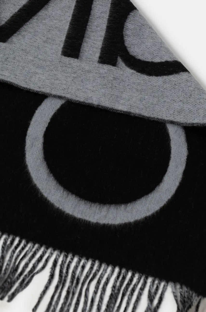 Calvin Klein - Calvin Klein Logo Scarf - كالفن كلاين - وشاح بشعار كالفن كلاين