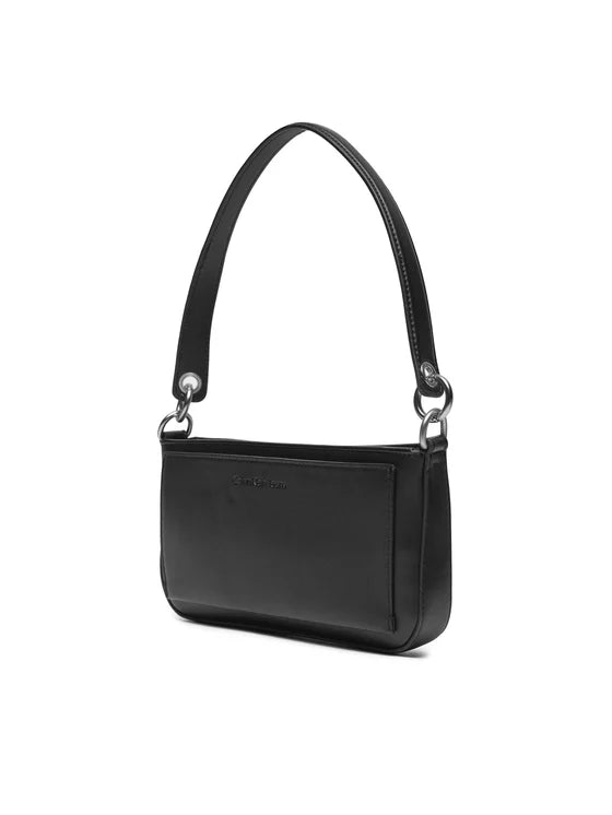 Calvin Klein - sculpted shoulder pouch in black  - كالفن كلاين - حقيبة كتف منحوتة من كالفن كلاين جينز باللون الأسود