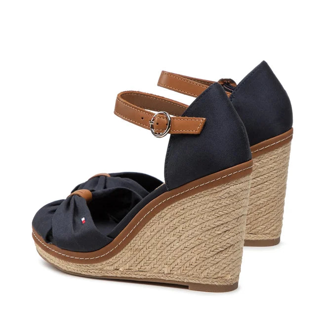 Tommy Hilfiger Women's Nilsa Espadrille Wedge Sandal - تومي هيلفيغر صندل نيسا الإسبادريل بكعب ويدج نسائي