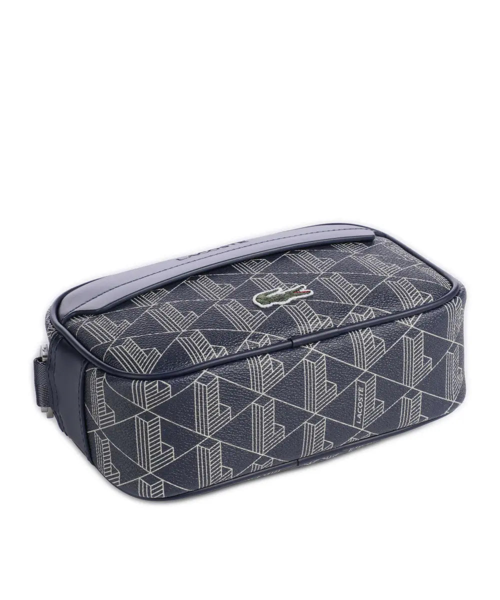 Lacoste - The Bend Monogram Crossbody Bag in Blue  - لاكوست - حقيبة كروس "ذا بيند مونوجرام" باللون الأزرق