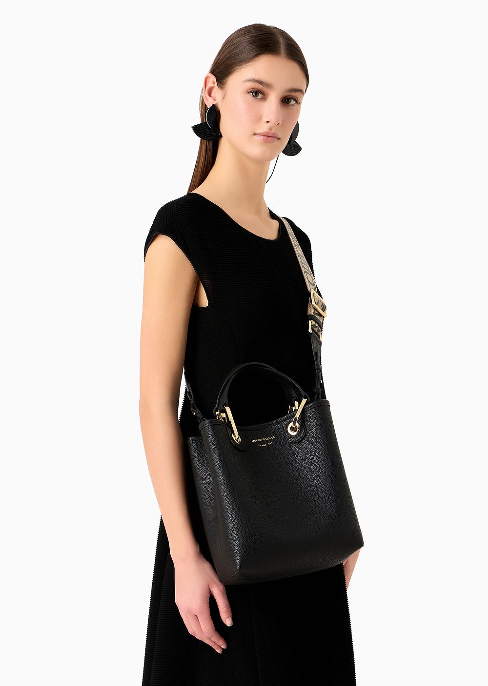 Emporio Armani Deer-print MyEA vertical shopper bag - إمبوريو أرماني حقيبة تسوق عمودية MyEA بطبعة الغزال