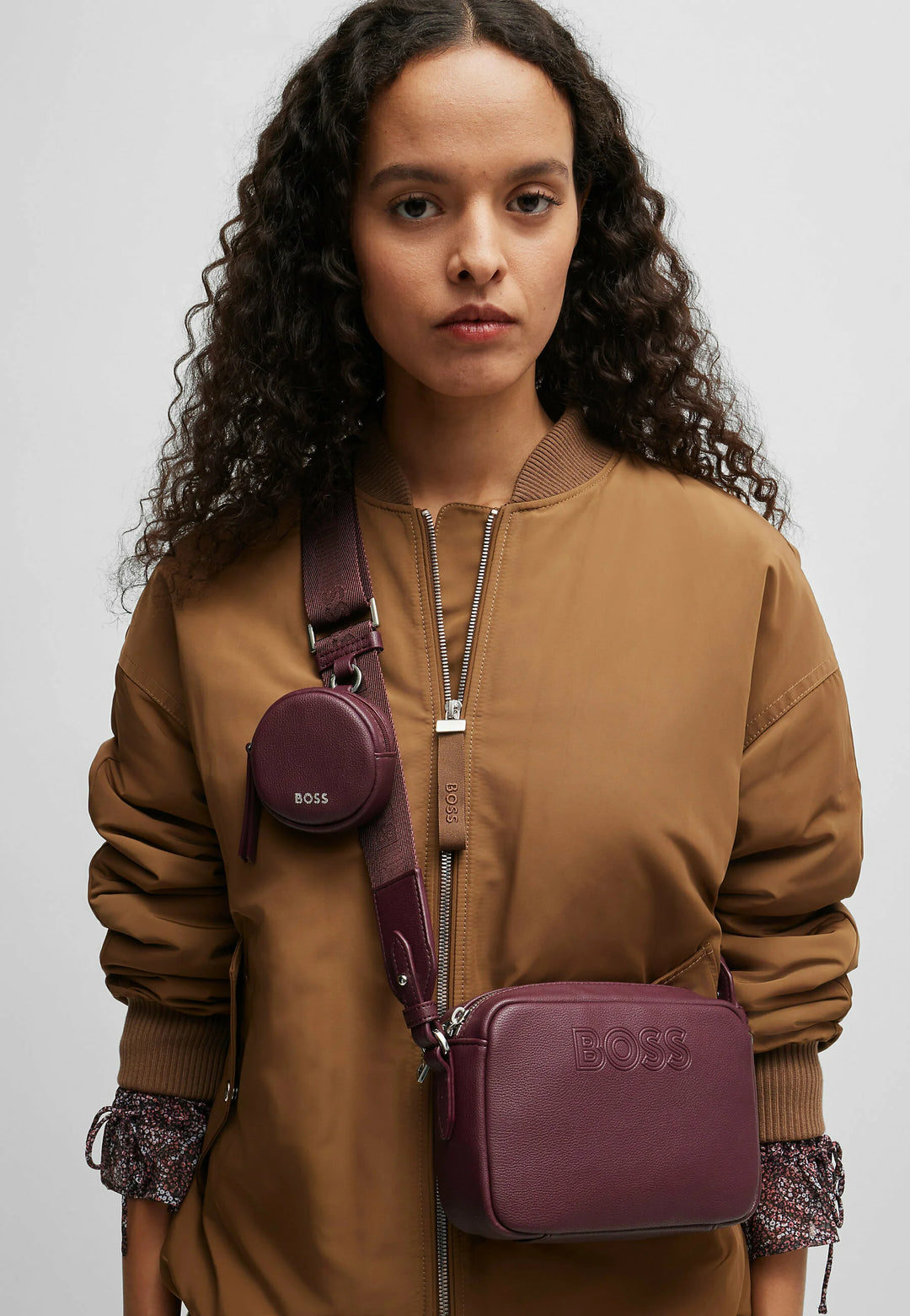 BOSS - BOSS Addison Crossbody Bag with Detachable Coin Purse in Burgundy - بوس - حقيبة كروس بودي أديسون من بوس مع محفظة عملات قابلة للفصل باللون العنابي