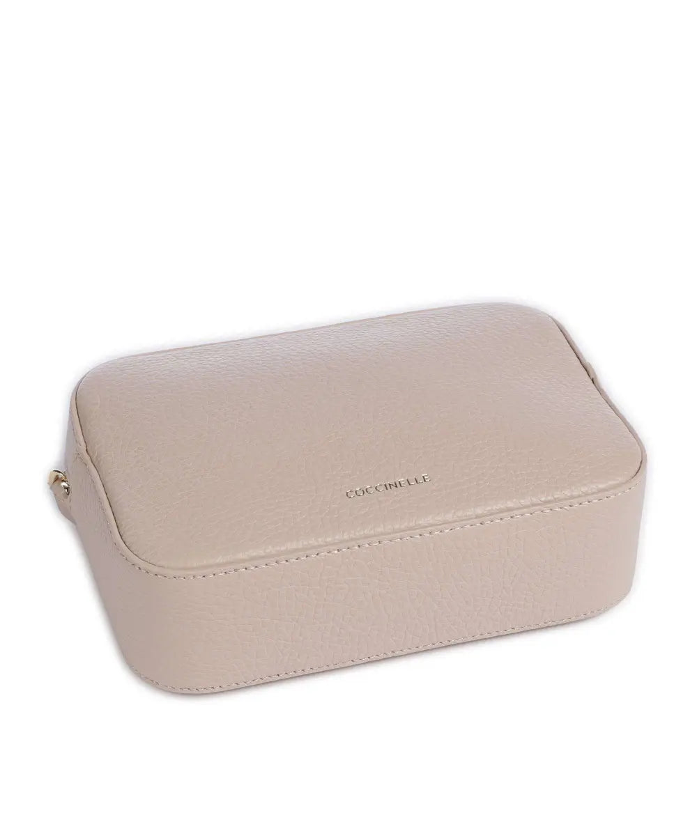 Coccinelle - Coccinelle Tebe Grained Leather Crossbody Bag - كوتشينيل - حقيبة كروس بودي كوتشينيل تيبي من الجلد المحبب