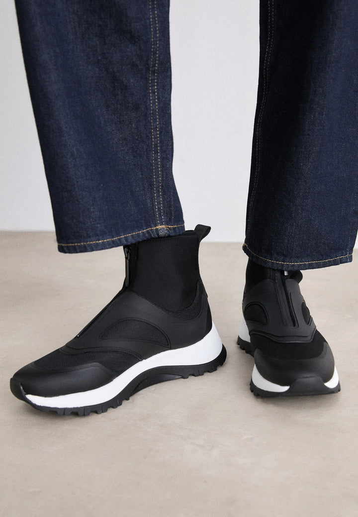Calvin Klein - High-Top Zippered Sneaker Boot - كالفن كلاين - حذاء رياضي برقبة عالية بسحاب