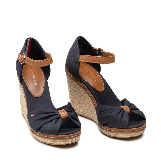 Tommy Hilfiger Women's Nilsa Espadrille Wedge Sandal - تومي هيلفيغر صندل نيسا الإسبادريل بكعب ويدج نسائي