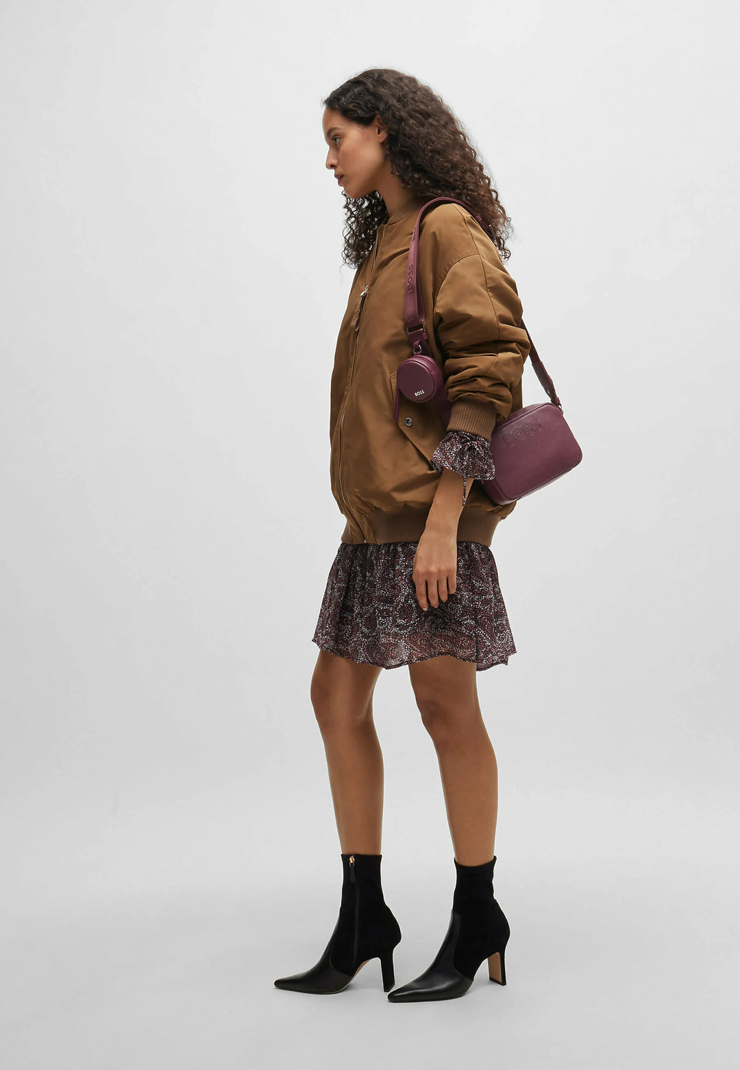 BOSS - BOSS Addison Crossbody Bag with Detachable Coin Purse in Burgundy - بوس - حقيبة كروس بودي أديسون من بوس مع محفظة عملات قابلة للفصل باللون العنابي