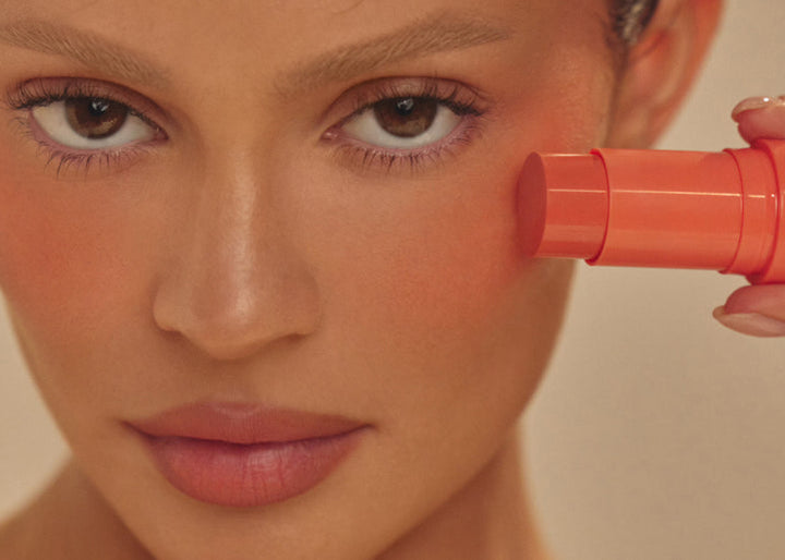 KYLIE COSMETICS Powder Blush Stick - Make Him Blush - كايلي كوزمتكس قلم أحمر خدود بودرة - ميك هم بلاش