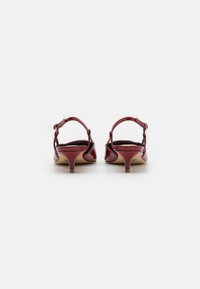 Guess JESSON - Classic heels - red - جيس جيسون - كعب كلاسيكي - أحمر