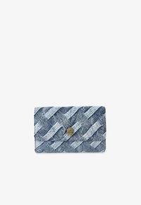 Kurt Geiger London KENSINGTON - Wallet - denim - كيرت جيجر لندن محفظة كينسينغتون - دينم