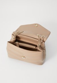 Valentino Bags PRIVILEGE Crossbody Bag - حقيبة فالنتينو باجز بريفيلاج