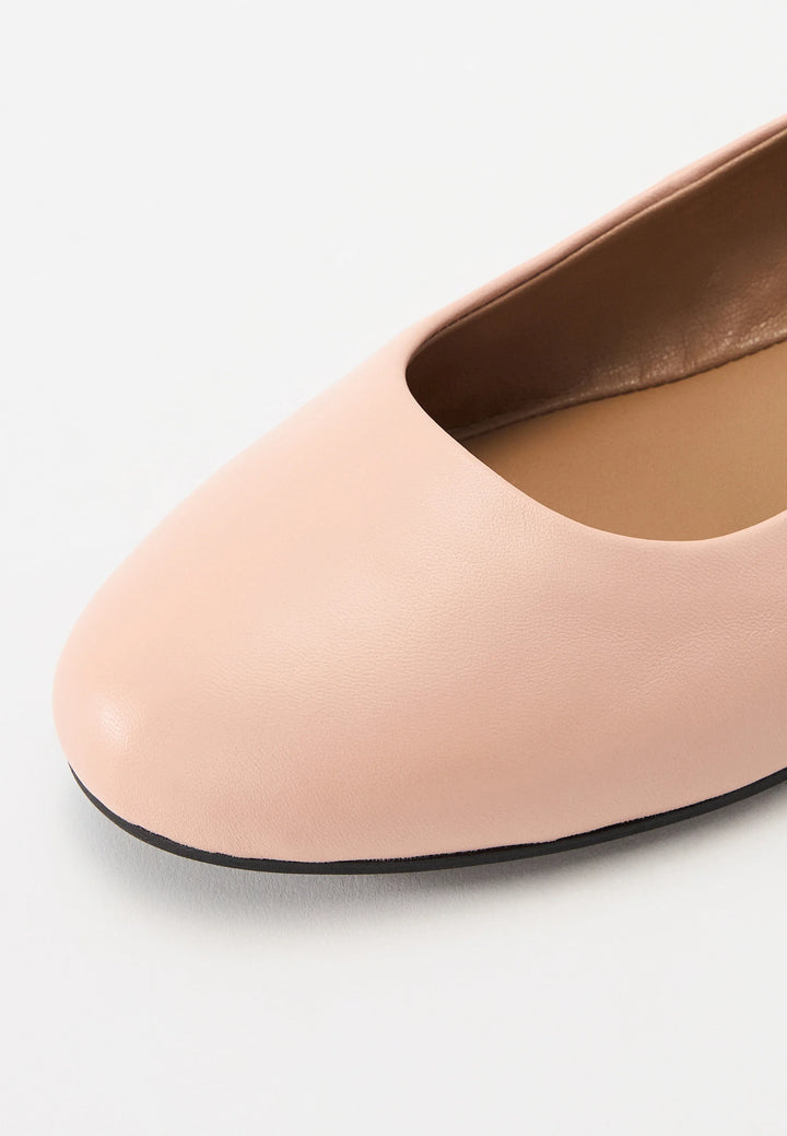 BOSS Ballet Pumps - بوس - حذاء باليه مسطح