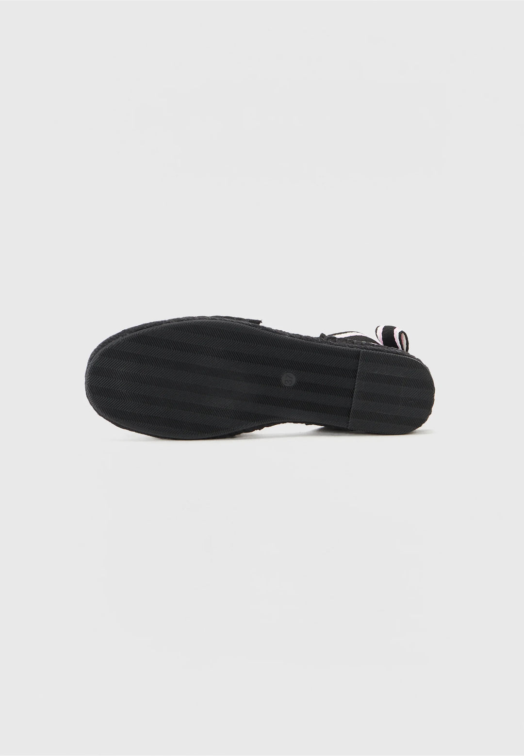Armani Exchange
Espadrilles - black- أرماني إكستشينج
أحذية إسبادريل – أسود