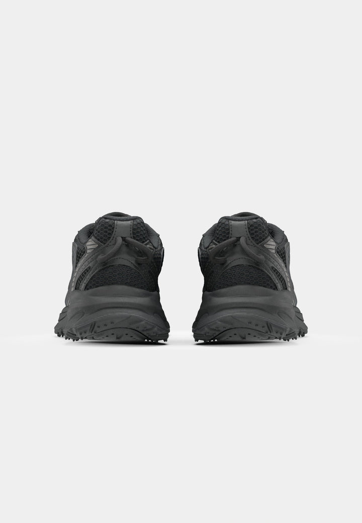 Lacoste L003 NEO SHOT 125 - Trainers - black - لاكوست حذاء رياضي L003 نيو شوت 125 - أسود