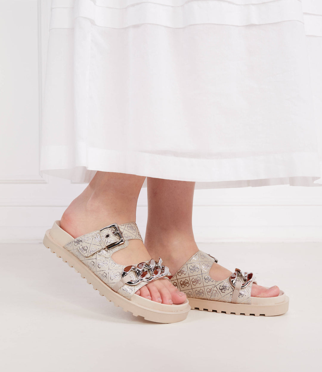 Guess Fatema Slippers - شبشبيفات فاتما
